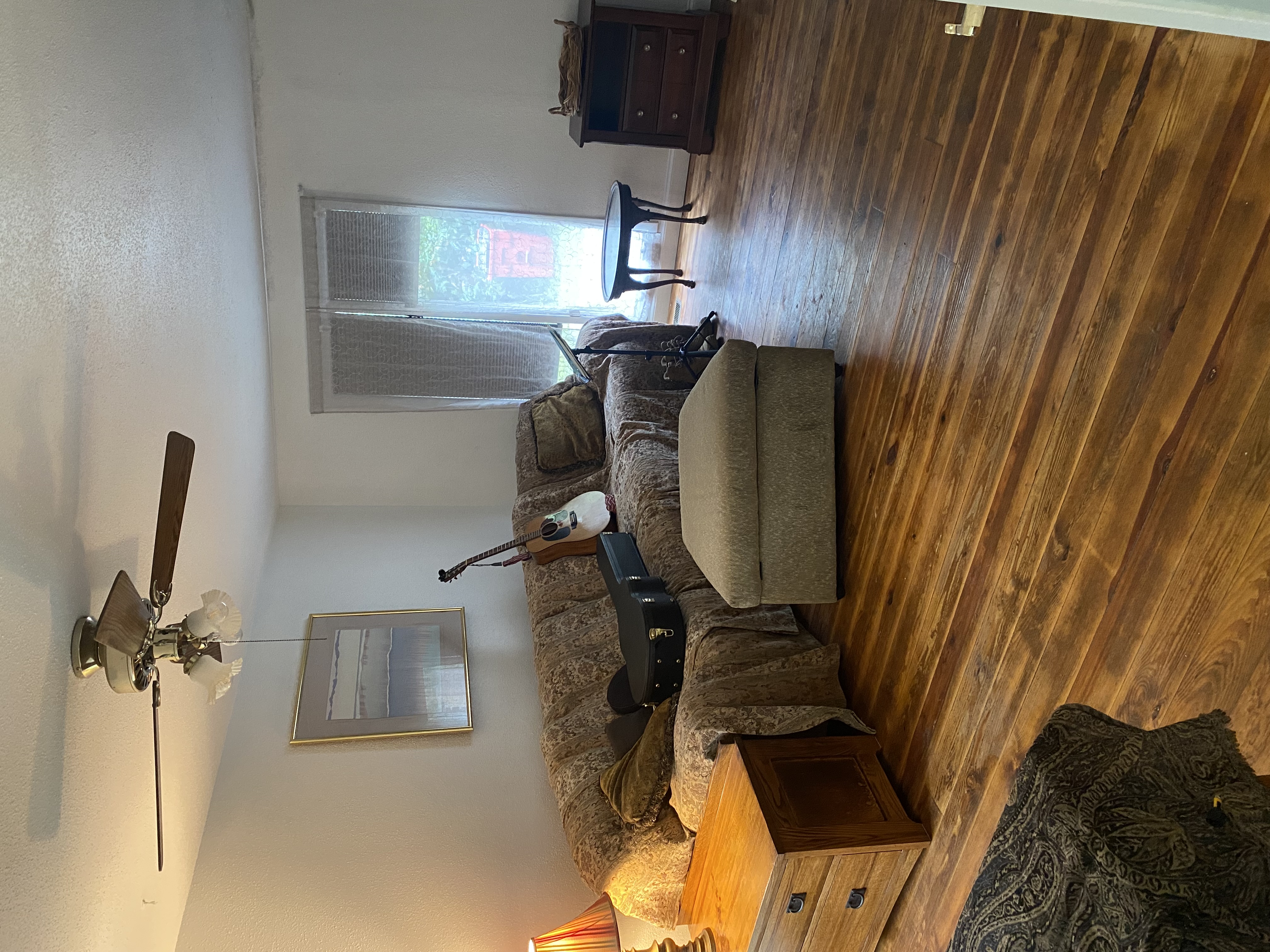 Peaceful Riverside Living with a Private Bedroom, Smart TV, WiFi, and Shared Home Amenities - Photo 4