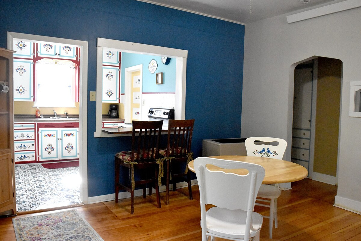 The Bluebell: Charming and Cozy Historic House - Photo 1