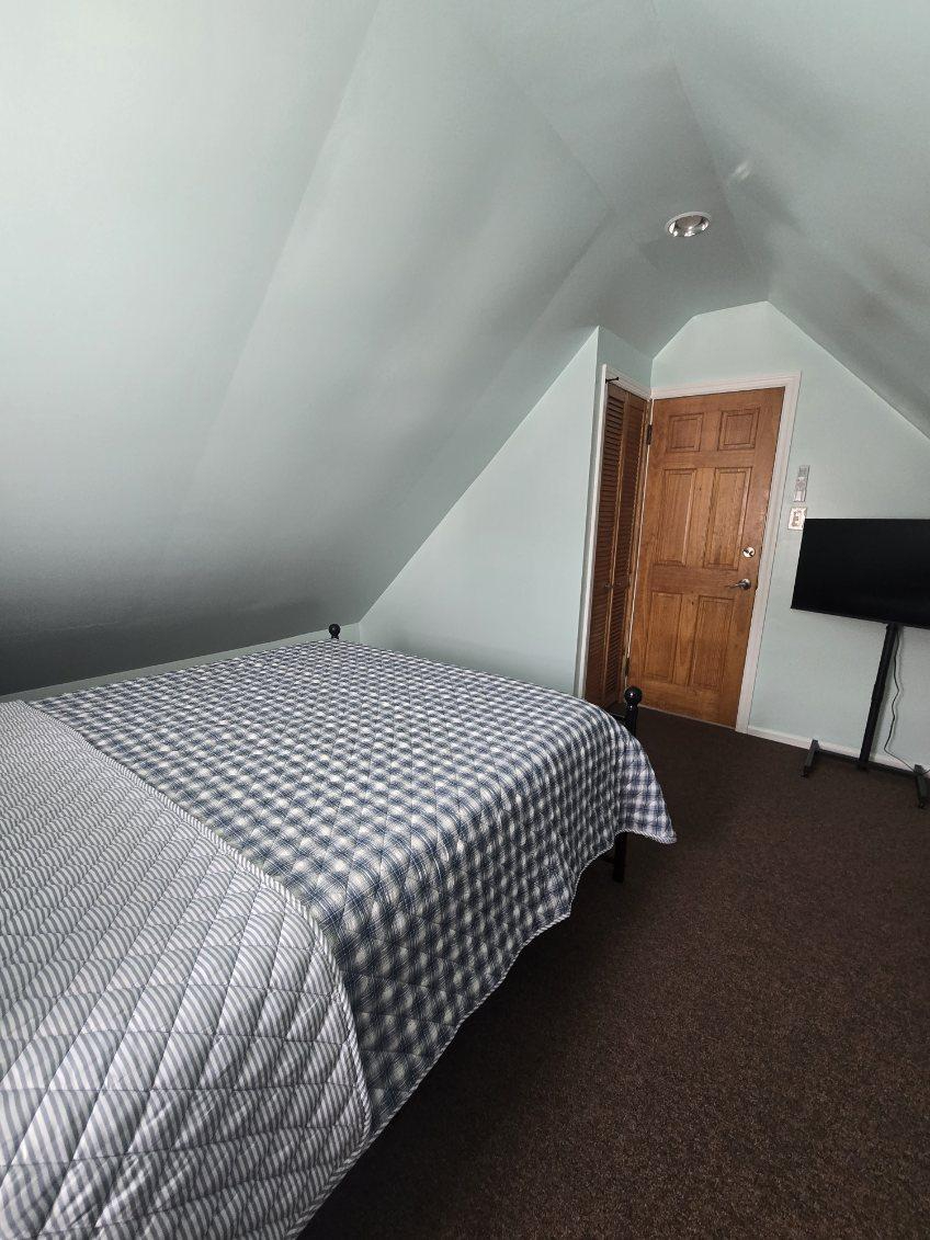 2 Private Rooms in Shared Home Near Transit, Shops & Parks - Photo 2