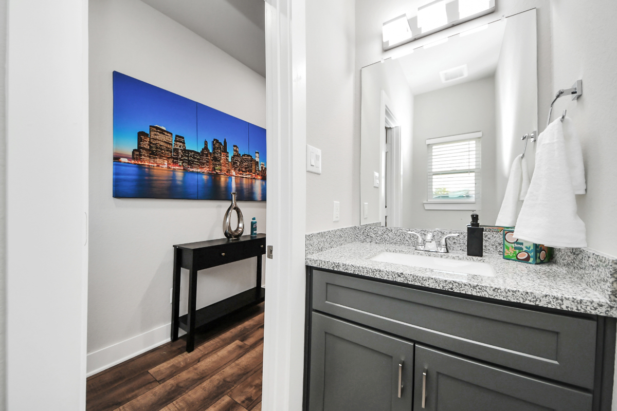 Fully Furnished Houston Duplex | Close to Refineries, Port & Medical Centers - Photo 6