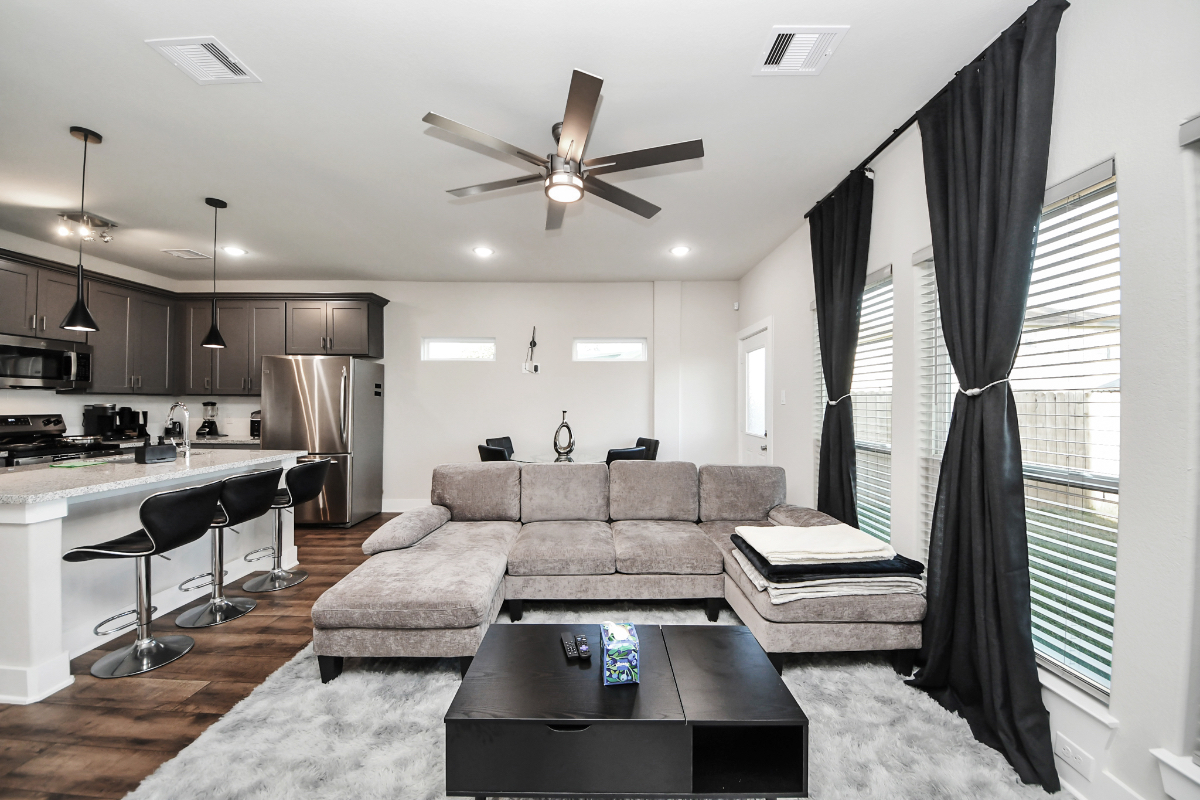 Fully Furnished Houston Duplex | Close to Refineries, Port & Medical Centers - Photo 8