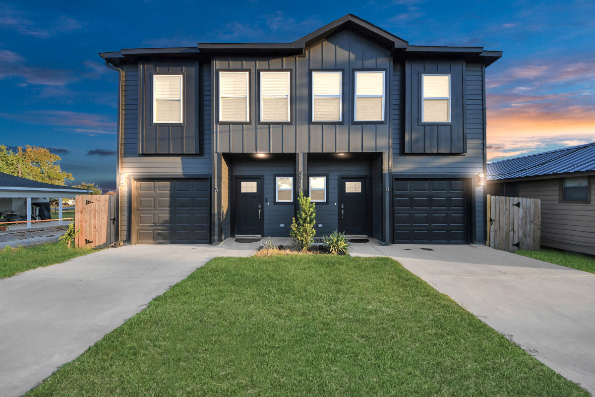 Fully Furnished Houston Duplex | Close to Refineries, Port & Medical Centers - Photo 1