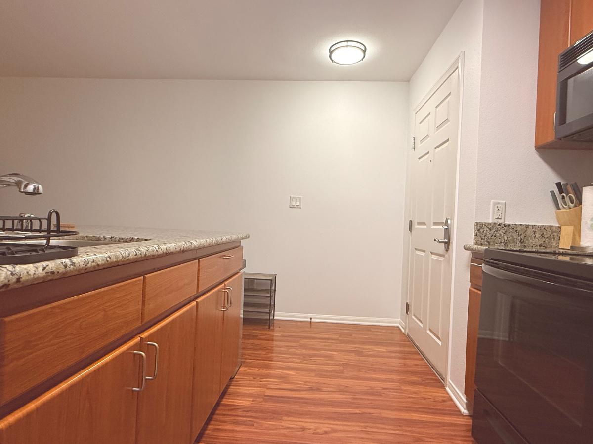 Quiet, Turnkey Downtown San Diego Condo - Blackout Curtains & Easy Commute - Photo 5