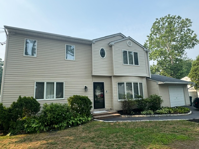 Pool & Patio, Close to everything where comfort meets convenience in the Heart of Centereach near St - Photo 4