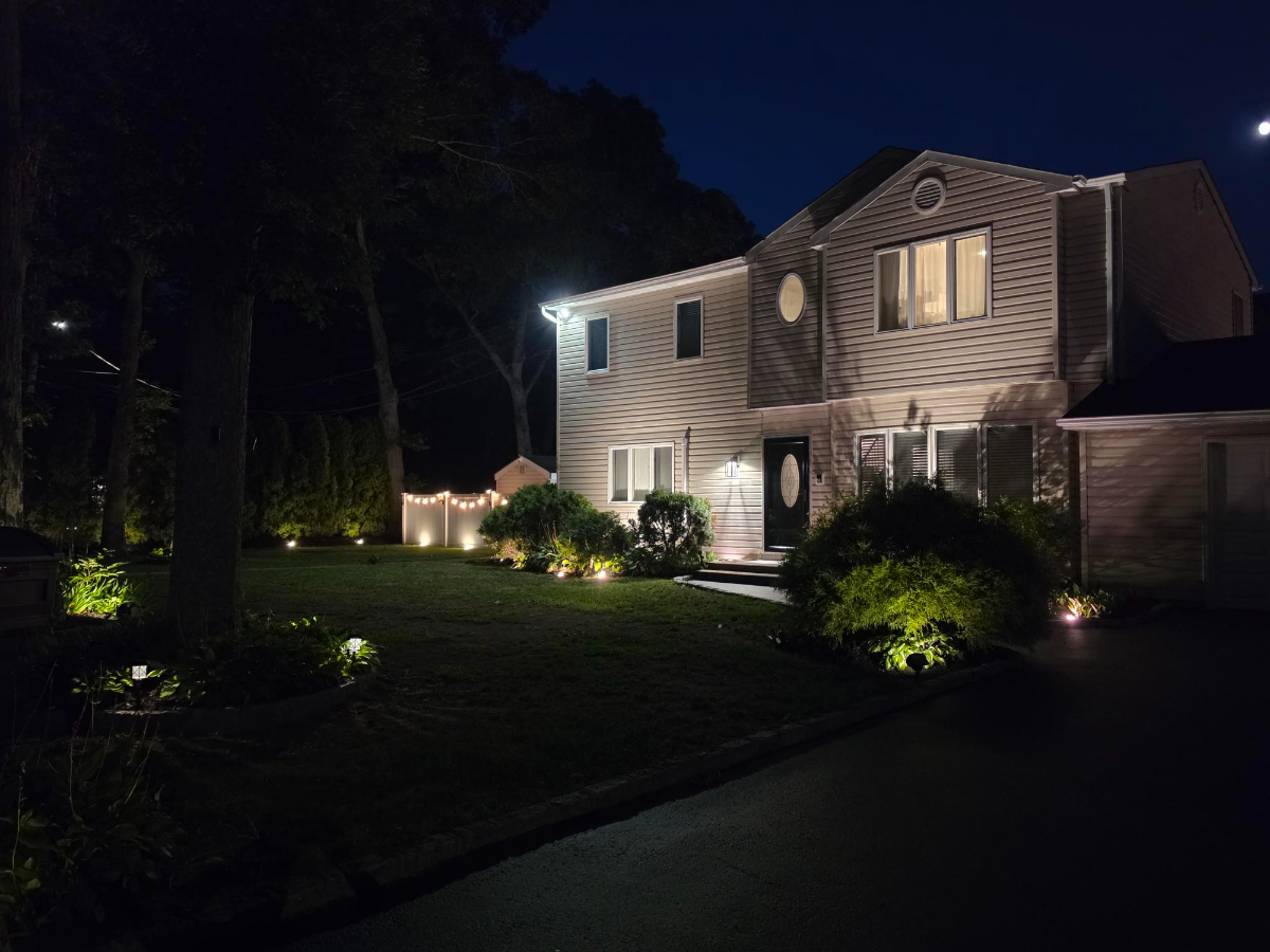 Pool & Patio, Close to everything where comfort meets convenience in the Heart of Centereach near St - Photo 1
