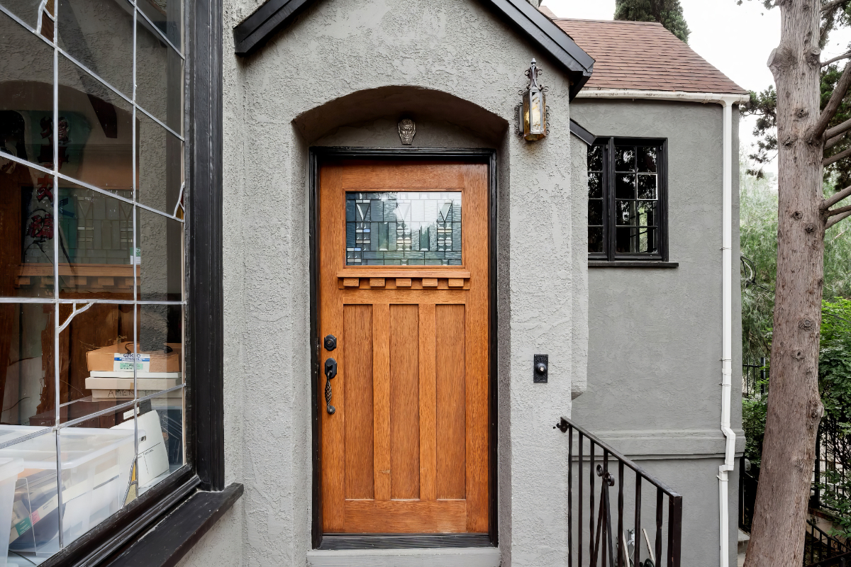 STEP OUT OF THE ORDINARY - PEACEFUL PRIVATE SUITE IN A 1926 HOLLYWOOD HILLS CASTLE WITH A MILLION DOLLAR VIEW! - Photo 5