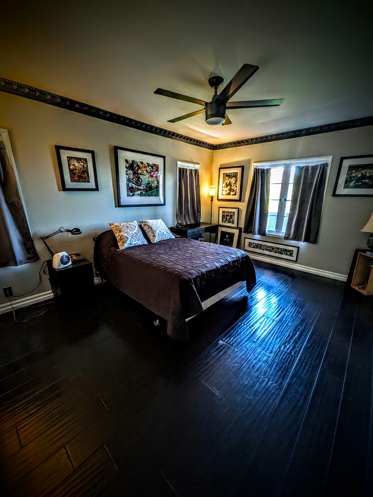 STEP OUT OF THE ORDINARY - PEACEFUL PRIVATE SUITE IN A 1926 HOLLYWOOD HILLS CASTLE WITH A MILLION DOLLAR VIEW! - Photo 3