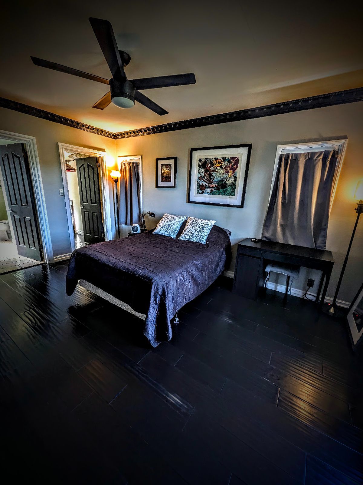 STEP OUT OF THE ORDINARY - PEACEFUL PRIVATE SUITE IN A 1926 HOLLYWOOD HILLS CASTLE WITH A MILLION DOLLAR VIEW! - Photo 2