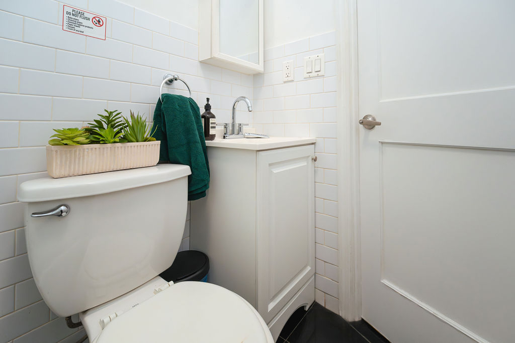 Private Bedroom near hospital in 133 Avenue D - Photo 11