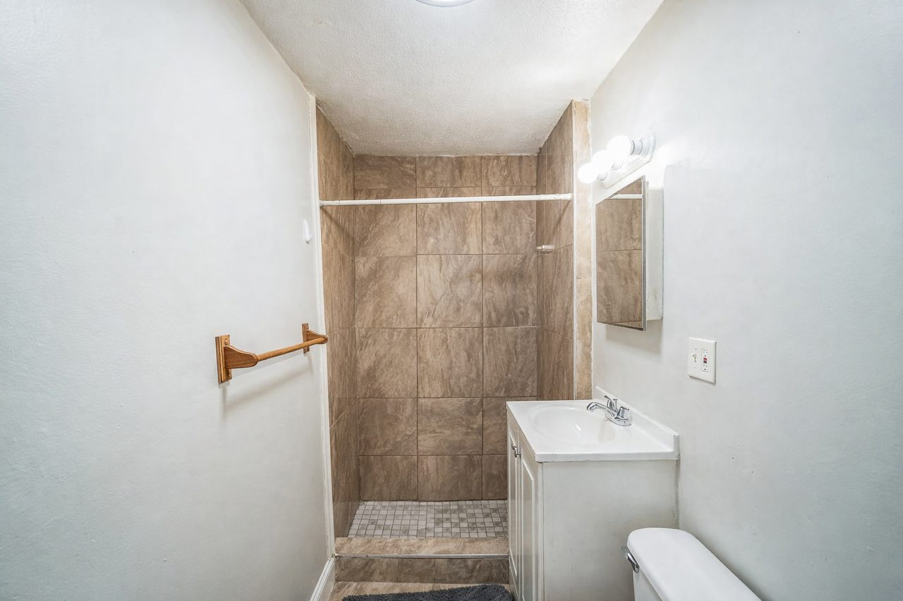 Private Bedroom in East Cambridge 1810 D - Photo 7