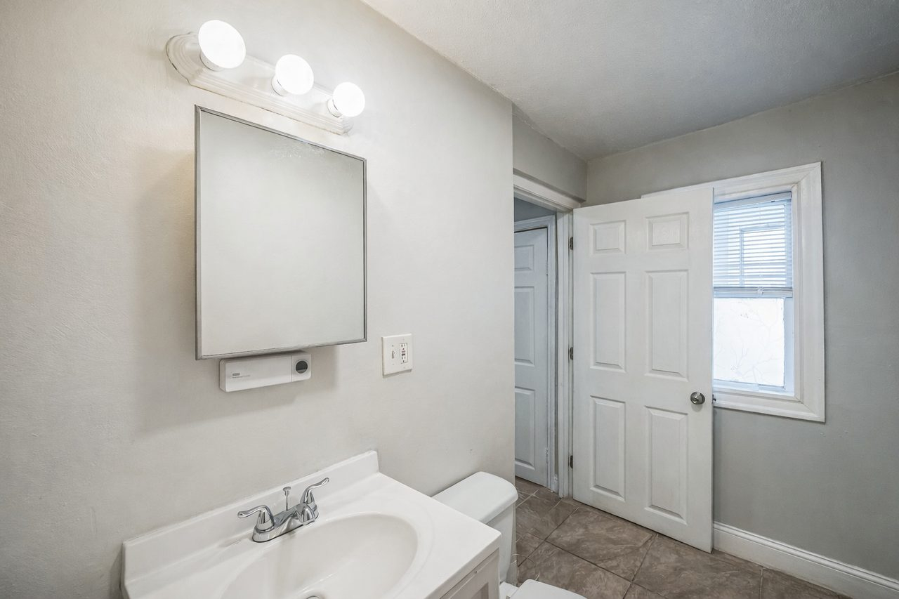 Private Bedroom in East Cambridge 1810 D - Photo 9