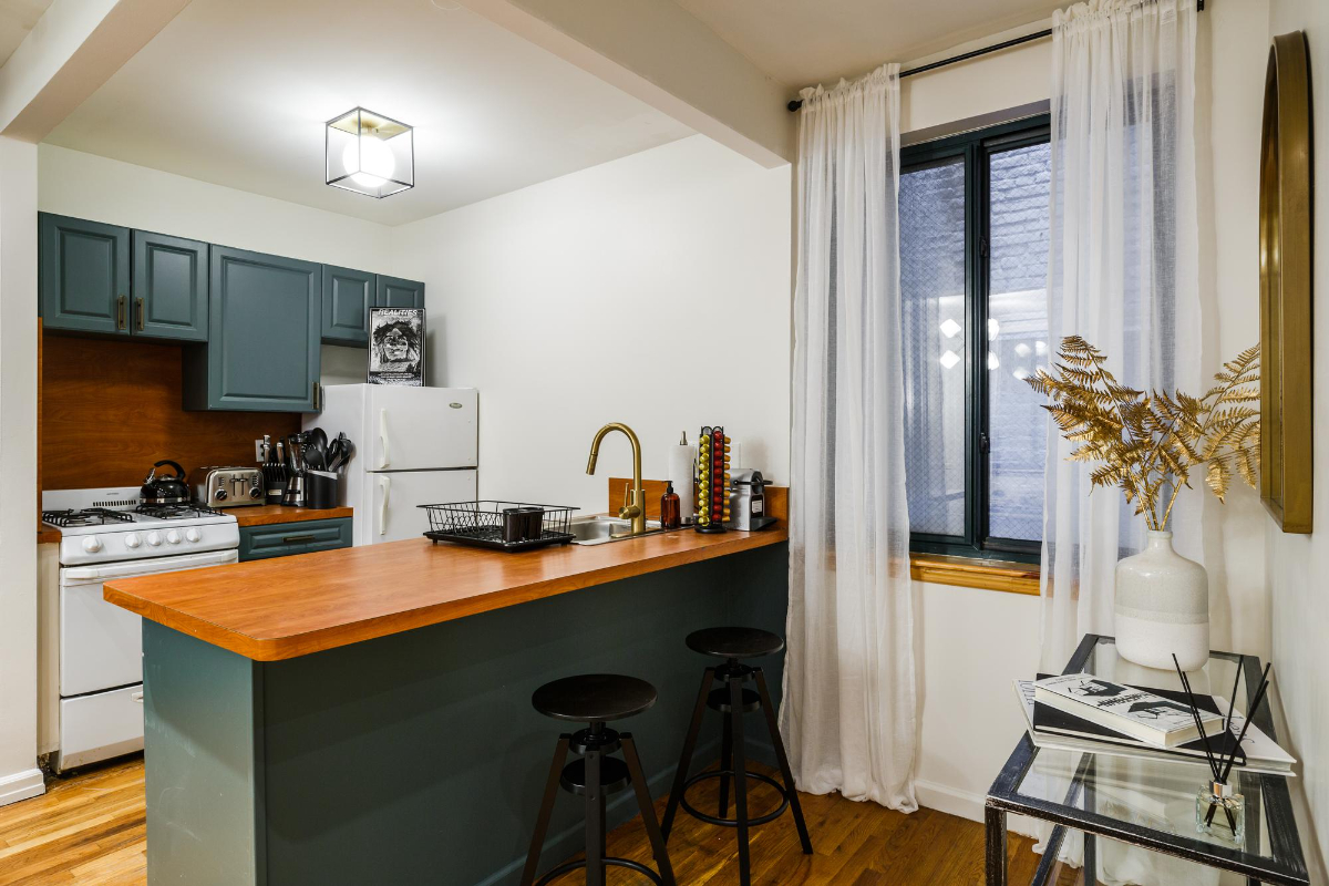 Private Bedroom in East Village 145 E - Photo 4