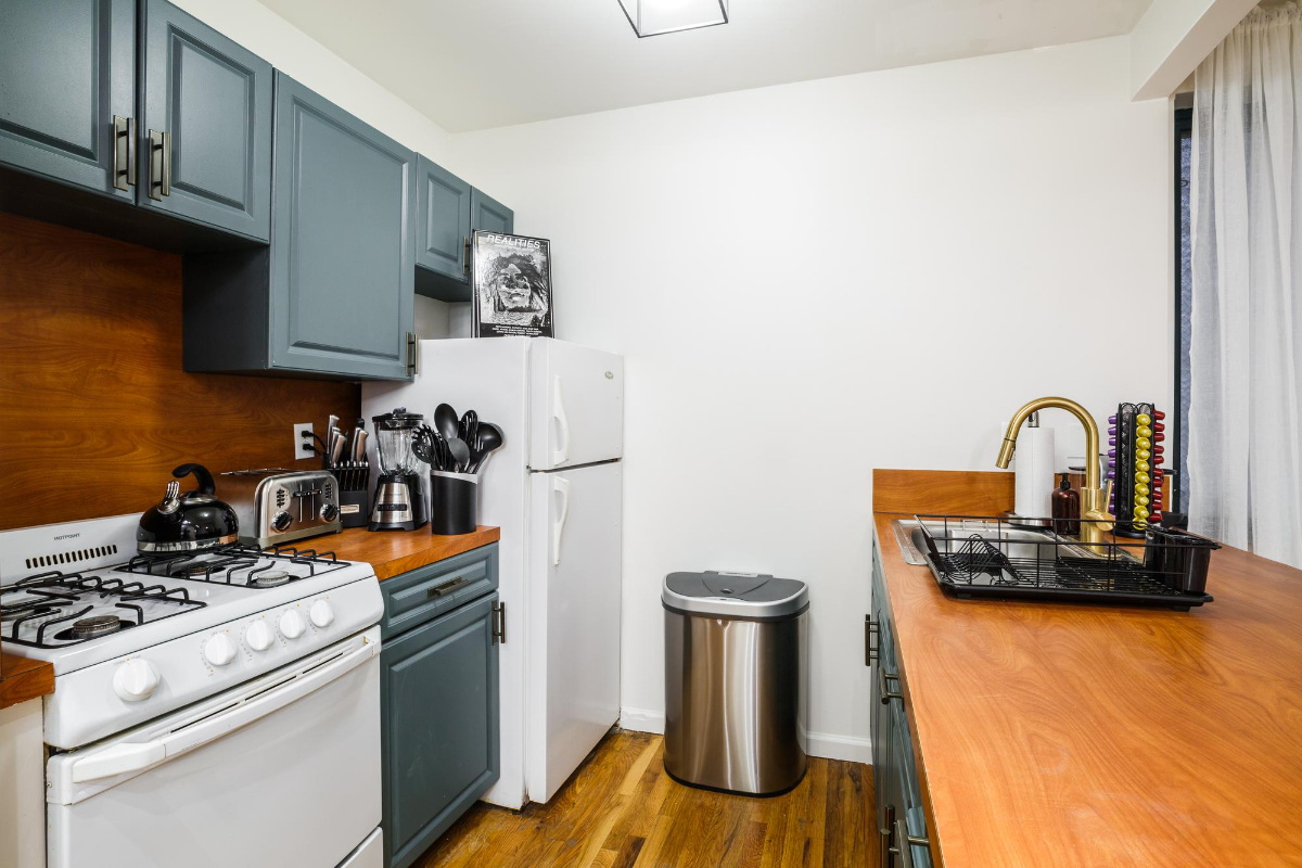 Private Bedroom in  East Village 145 E - Photo 6