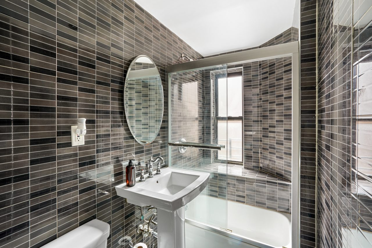 Private Bedroom in Upper West Side 786 B - Photo 10