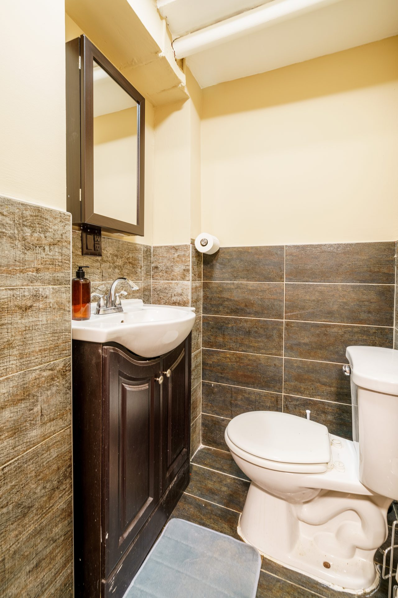Private Bedroom in Bedford-Stuyvesant 909 E - Photo 9