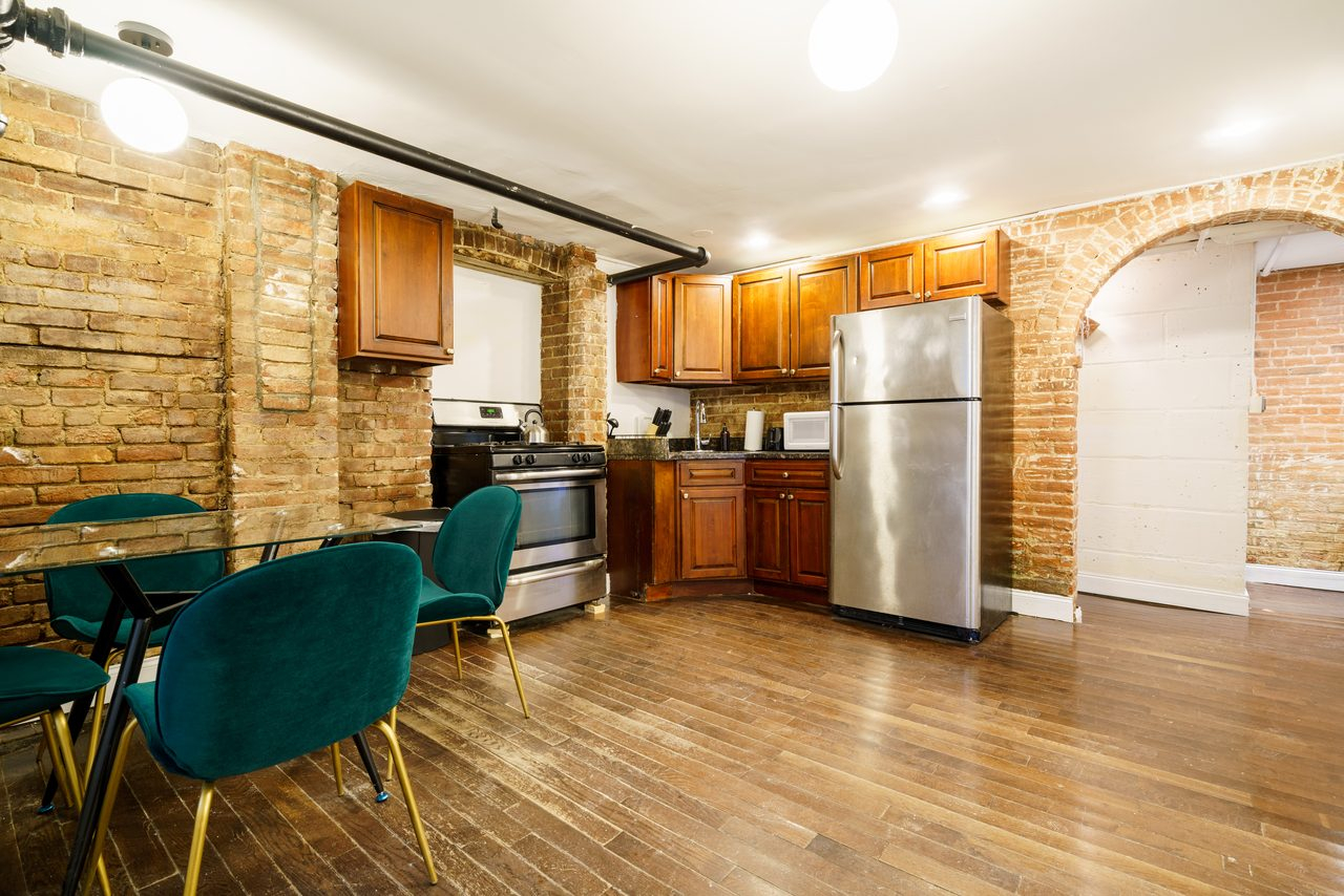 Private Bedroom in Bedford-Stuyvesant 909 E - Photo 4