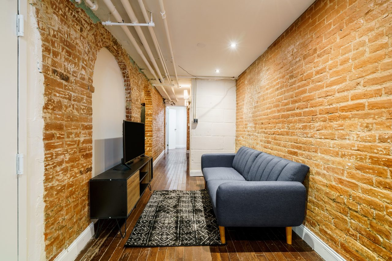 Private Bedroom in Bedford-Stuyvesant 909 E - Photo 8