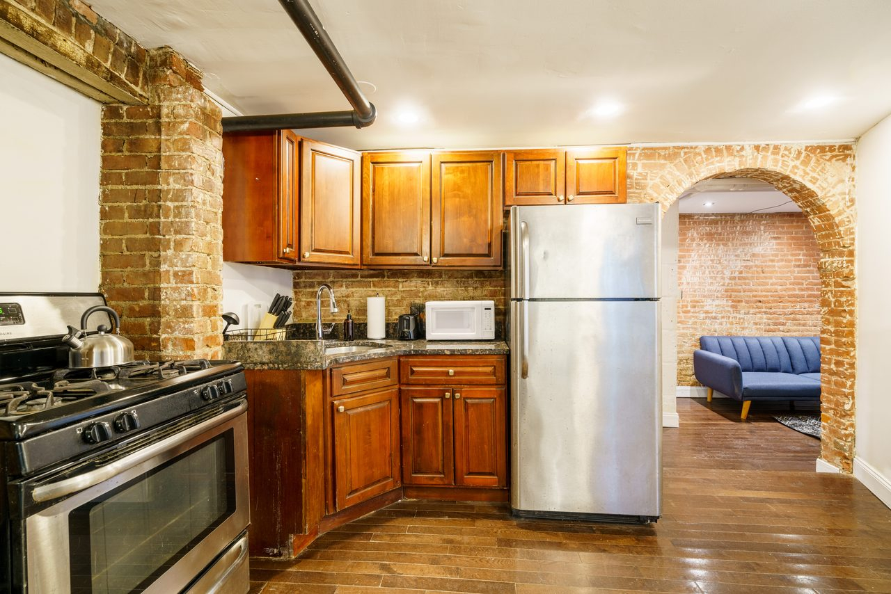 Private Bedroom in Bedford-Stuyvesant 909 E - Photo 3