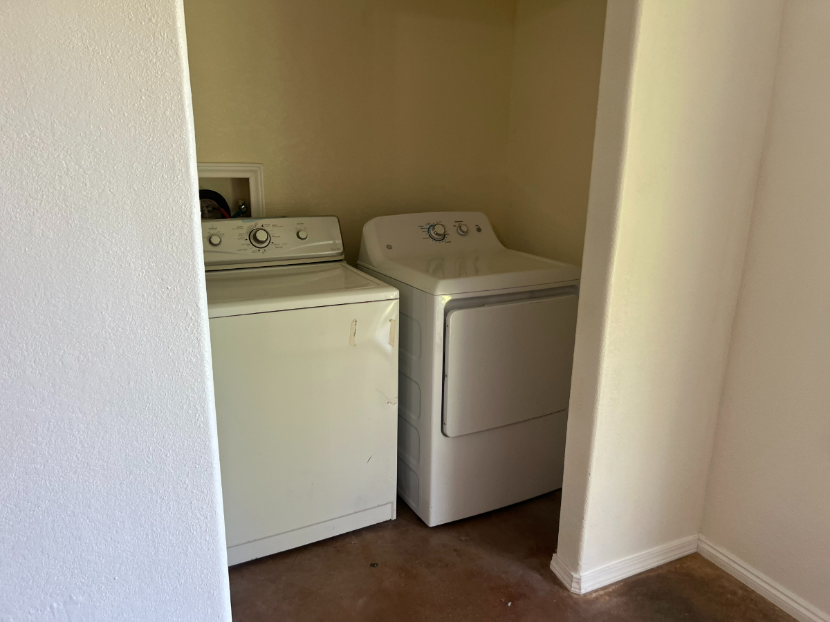 Big Room Studio Apartment - Photo 9
