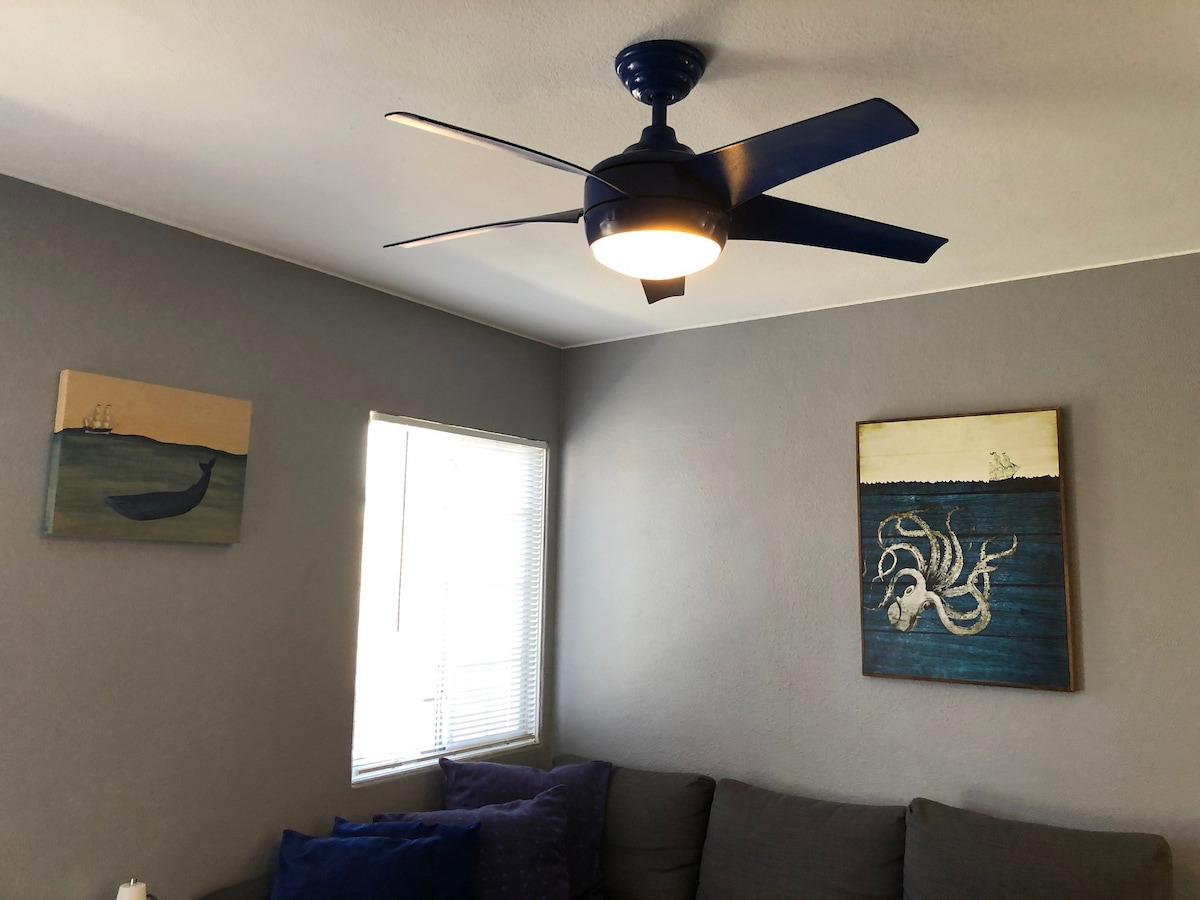 Cozy, Budget Friendly, & Central SD! - Photo 4
