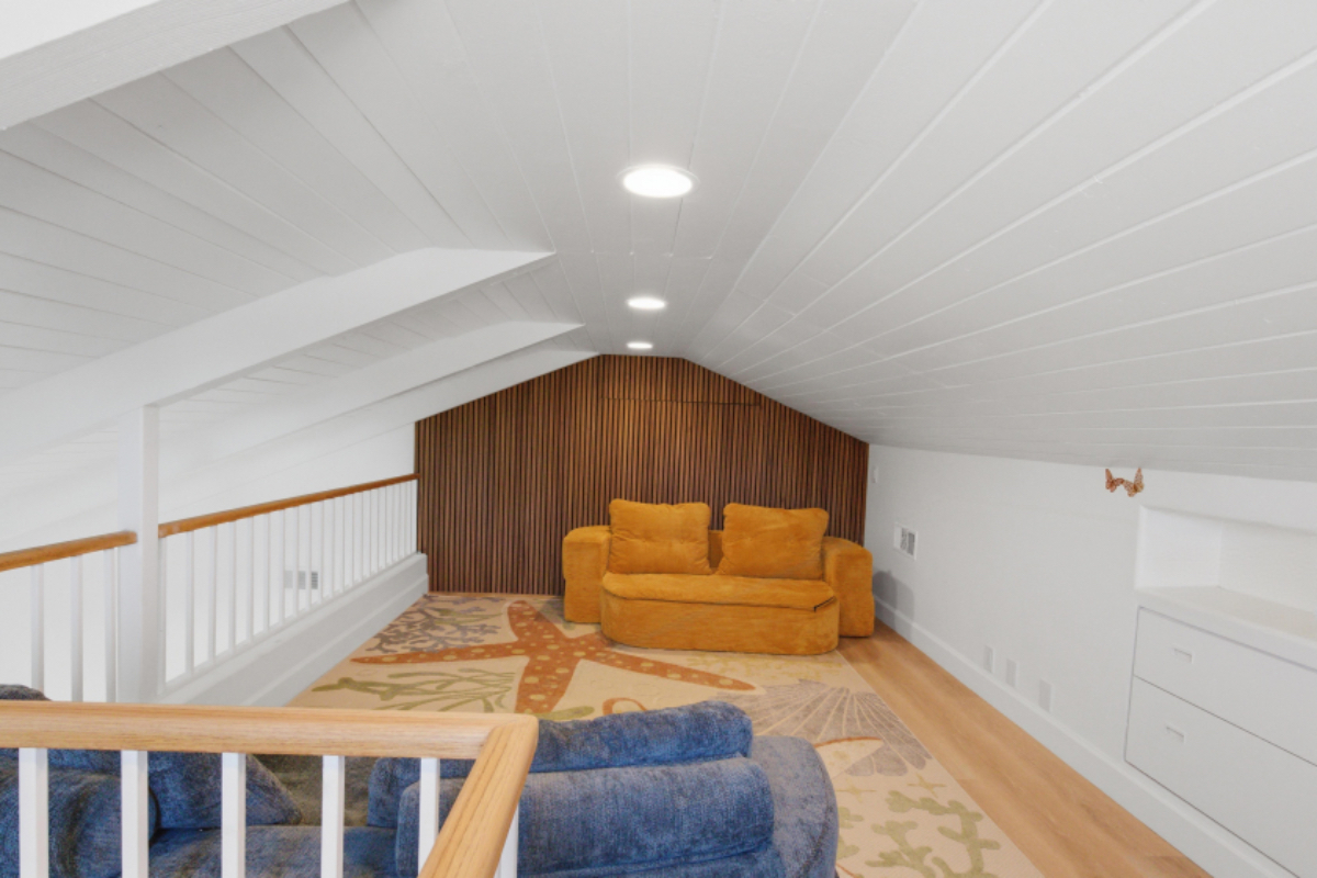 Comfortable 3BR Family Home + Loft + Secret room | Fully Furnished | Great Location - Photo 5