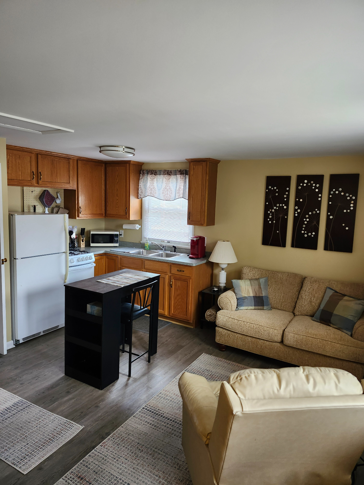 Cozy and secure one bedroom apartment - Photo 1