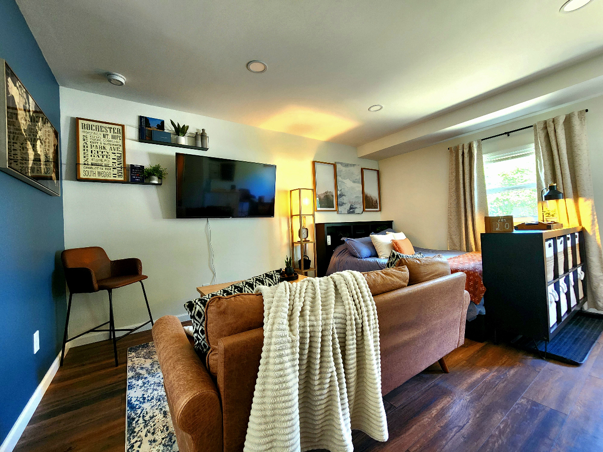 Luxury Studio, Full Kitchen - City Access! - Photo 5