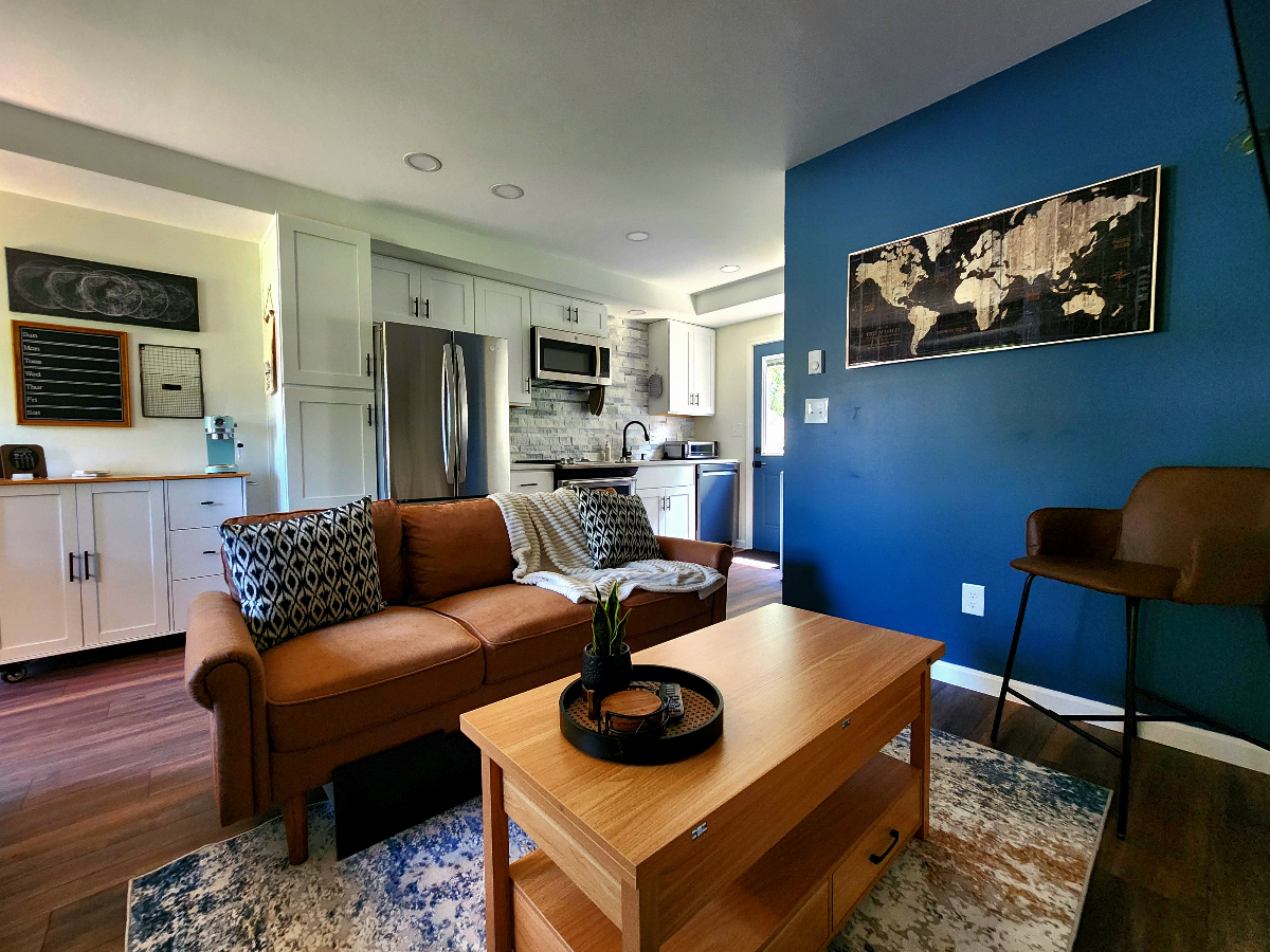 Luxury Studio, Full Kitchen - City Access! - Photo 9