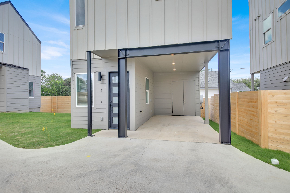 Stylish Furnished 2BR + Office | Central Austin | Easy Access to Everything ATX - Photo 2