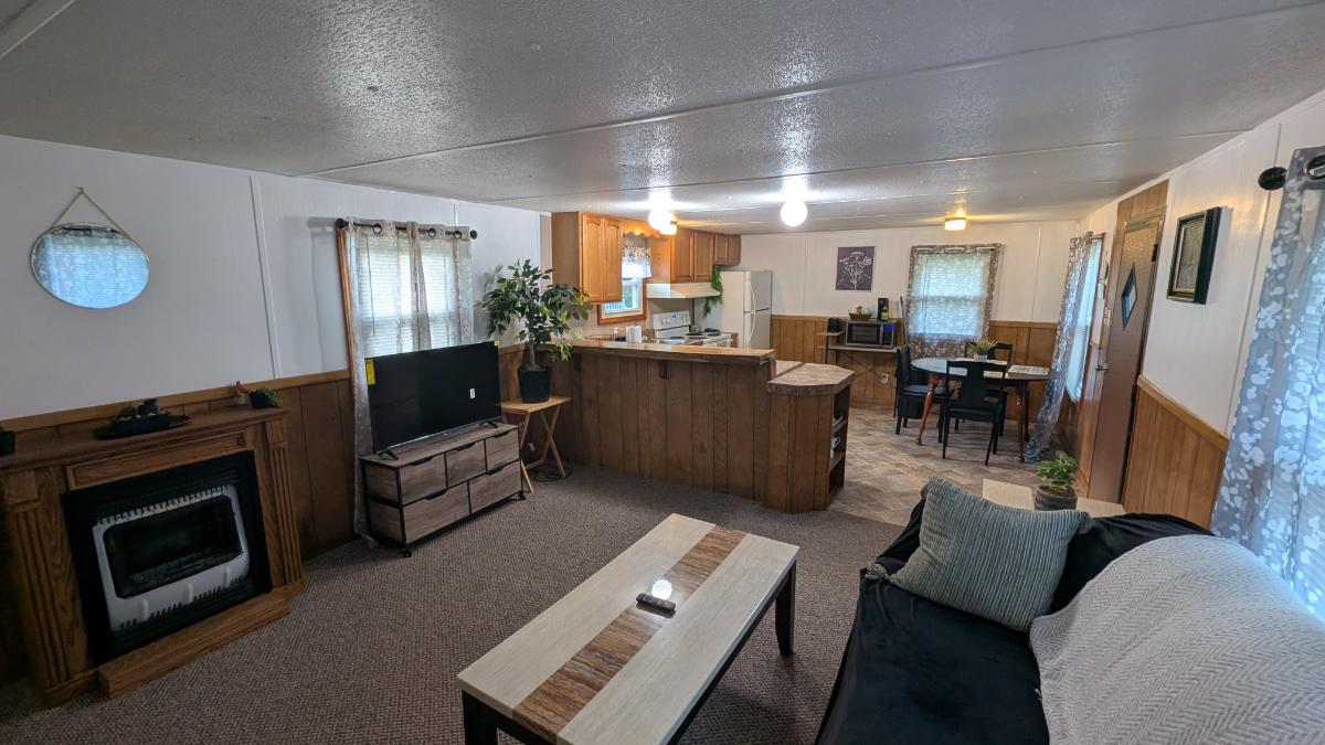 Cozy, 1 Bed 1 Bath + Home Office, Private Single Family Home, Fully Furnished - Photo 4