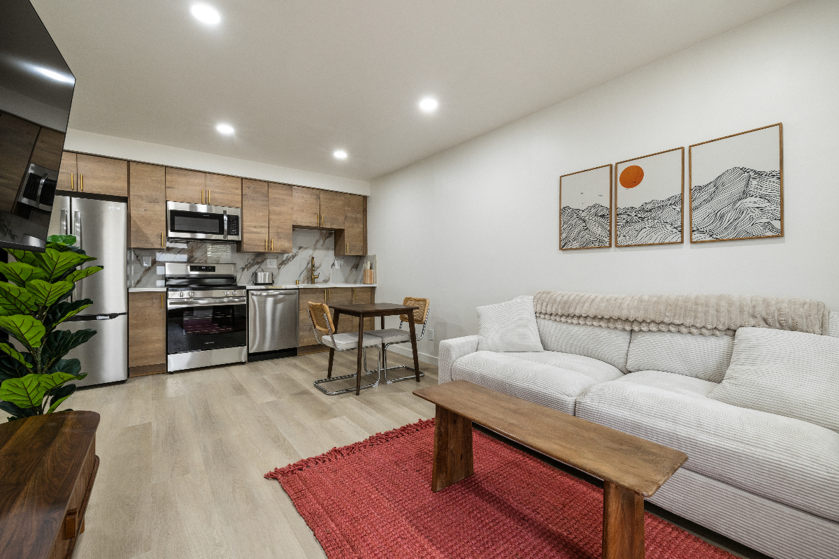 Fully Furnished 1 Bed / 1 Bath Near Mission Bay - Utilities Included! - Photo 2