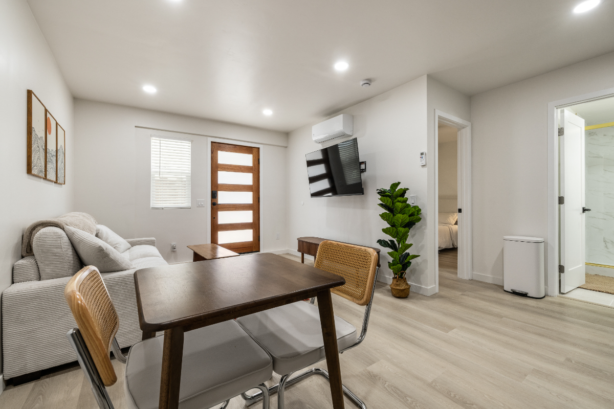 Fully Furnished 1 Bed / 1 Bath Near Mission Bay - Utilities Included! - Photo 5