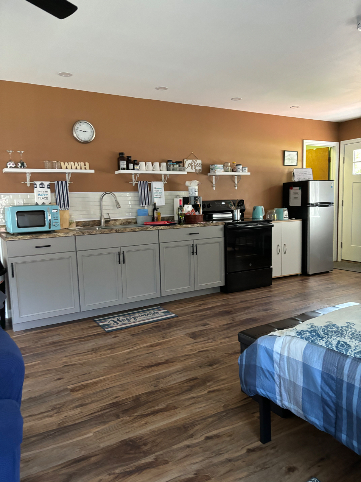 Weeping Willow Hideaway Private Studio Suite - Photo 9