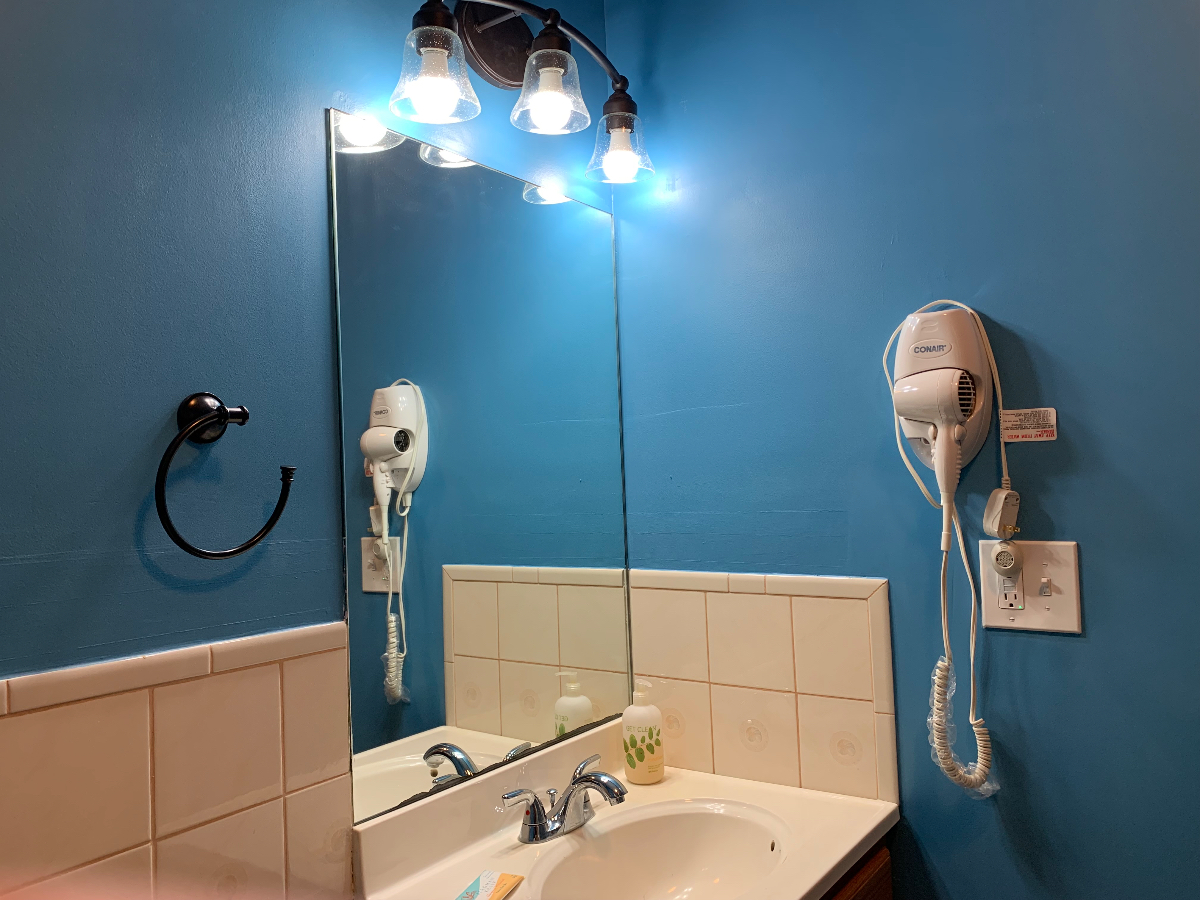 Weeping Willow Hideaway Private Studio Suite - Photo 12