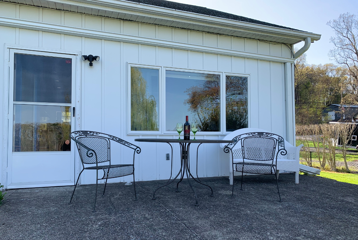 Weeping Willow Hideaway Private Studio Suite - Photo 3