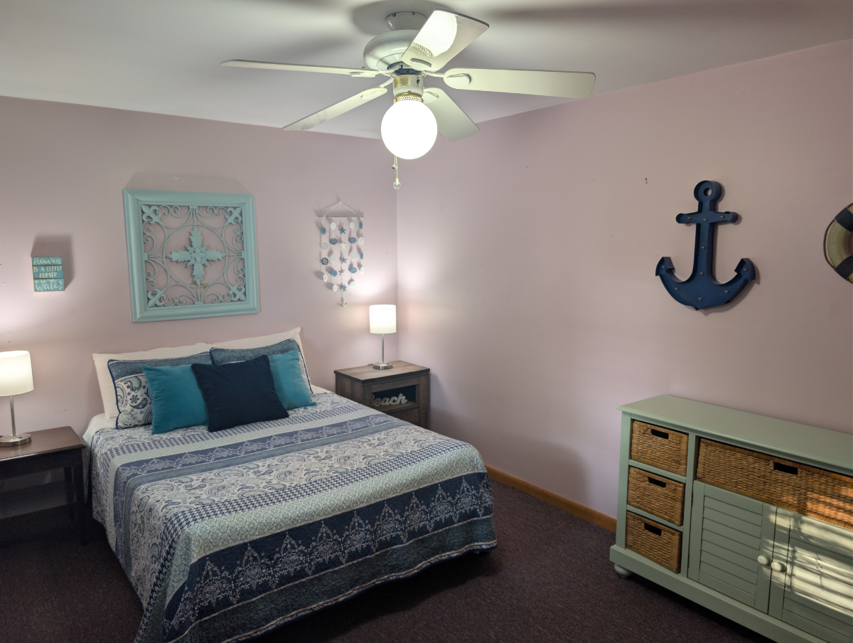 Inviting Room with Private Bath | Lake Erie Waterfront Views | Private Beach Access | Prime Rural Ar - Photo 2