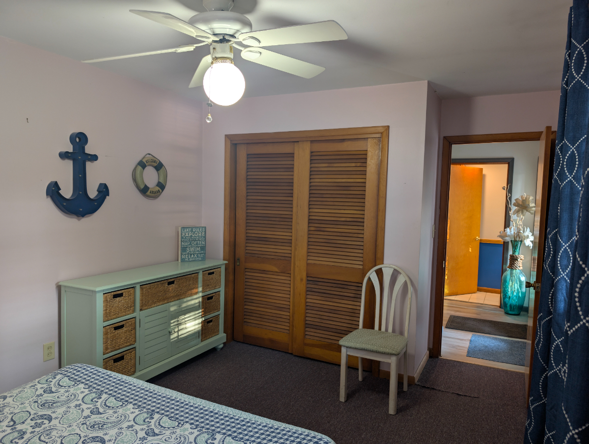 Inviting Room with Private Bath | Lake Erie Waterfront Views | Private Beach Access | Prime Rural Ar - Photo 3