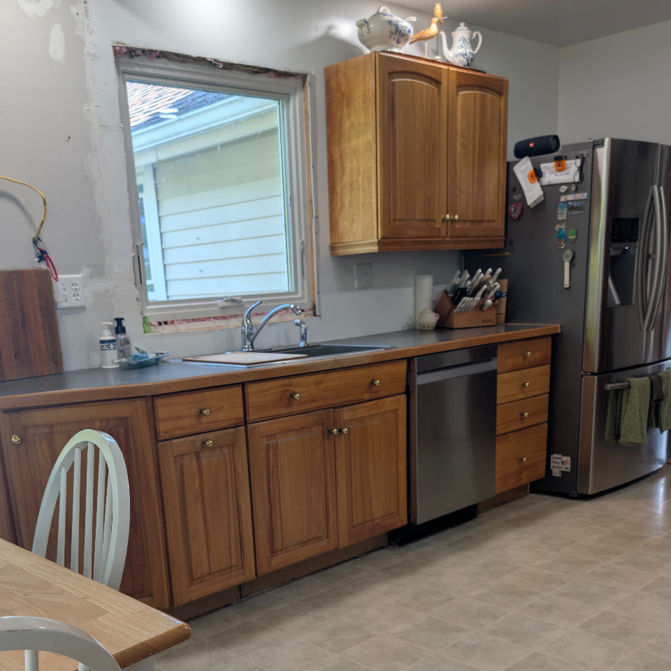 Inviting Room with Private Bath | Lake Erie Waterfront Views | Private Beach Access | Prime Rural Ar - Photo 6