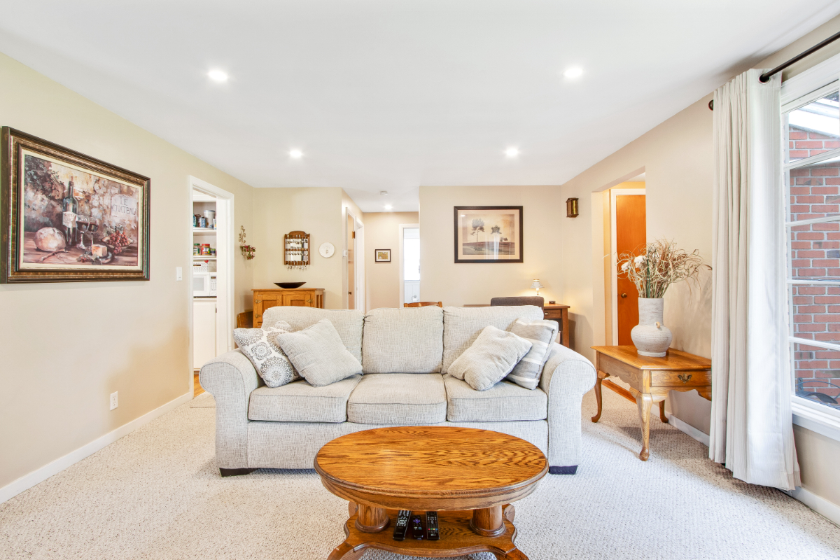 Charming 2-Bedroom Home with Bonus Basement, Home Office & Outdoor Retreat - Photo 2