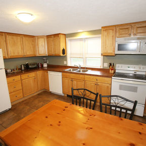 Inviting Fully Furnished 4BR 2BA Home Near URMC And Strong Memorial Hospital - Photo 5