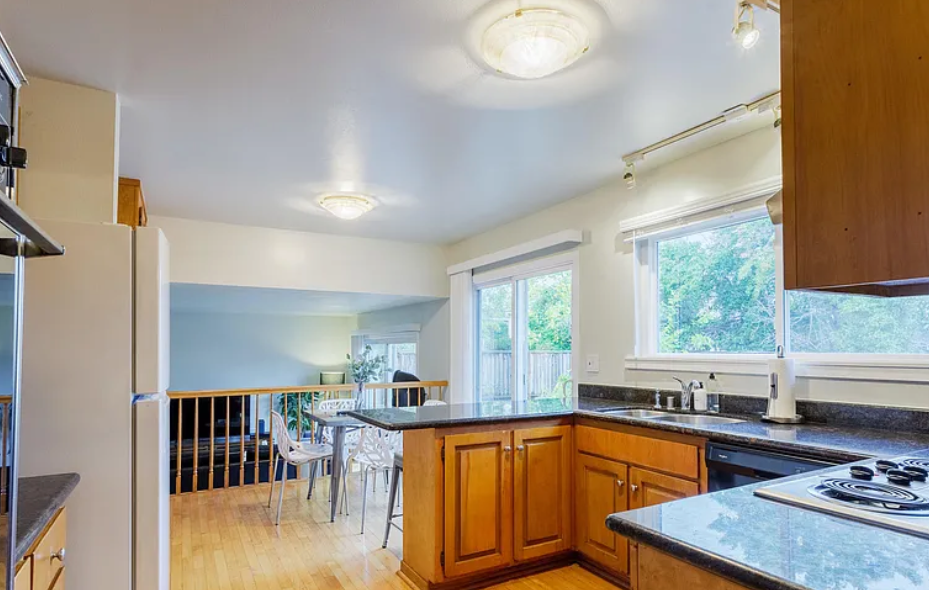 Serene quiet home in a residential neighborhood, Very close to many hospitals. - Photo 6