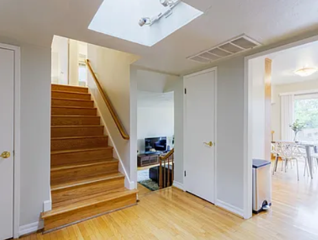 Serene quiet home in a residential neighborhood, Very close to many hospitals. - Photo 4