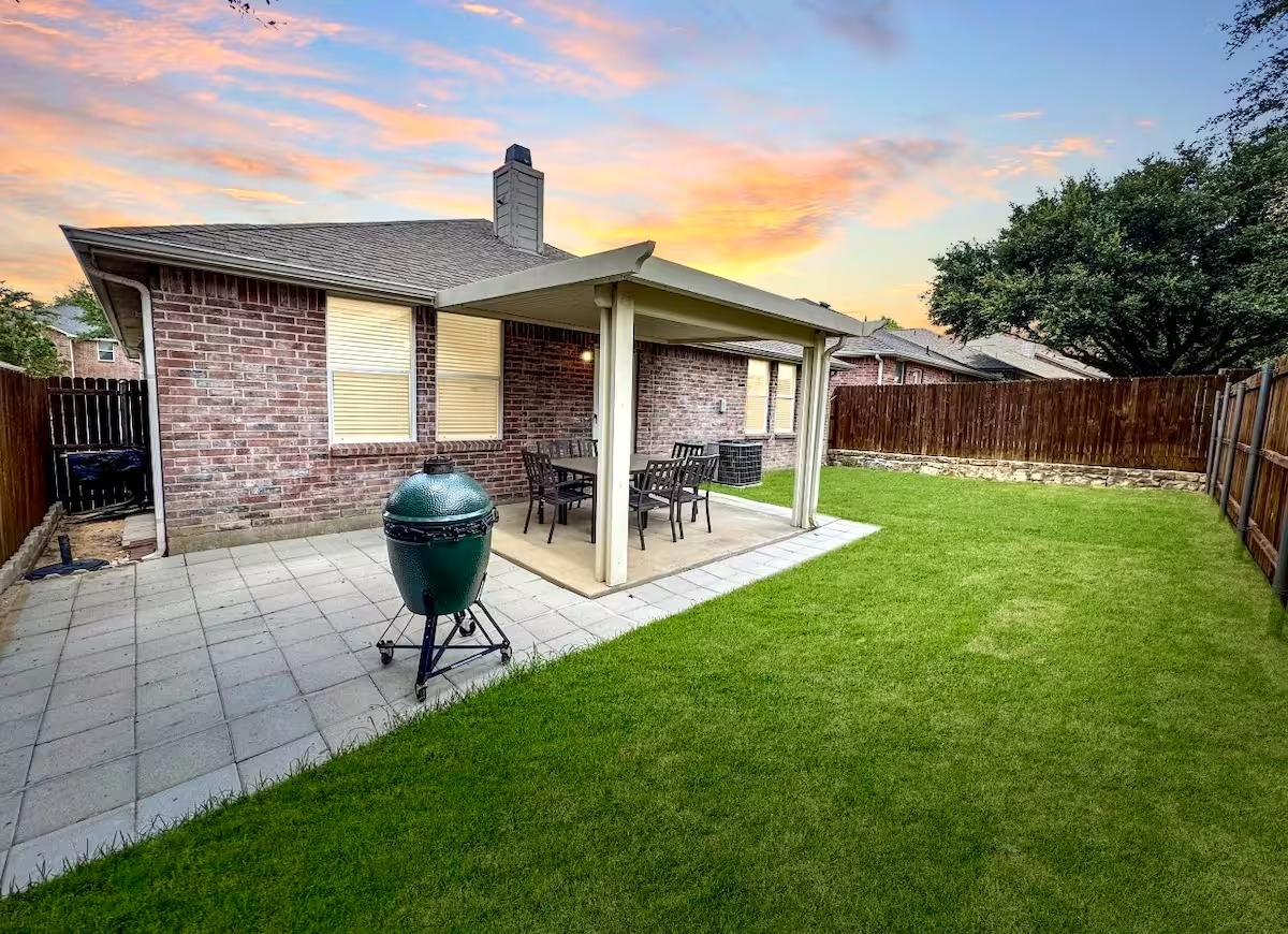 Spacious 4BR Furnished Home with Two Living Areas in Frisco - Photo 12