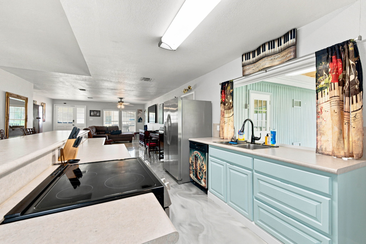Furnished Private Rooms Or Entire Home Available Near Lackland AFB | Utilities, Wi-Fi & Laundry Room - Photo 8