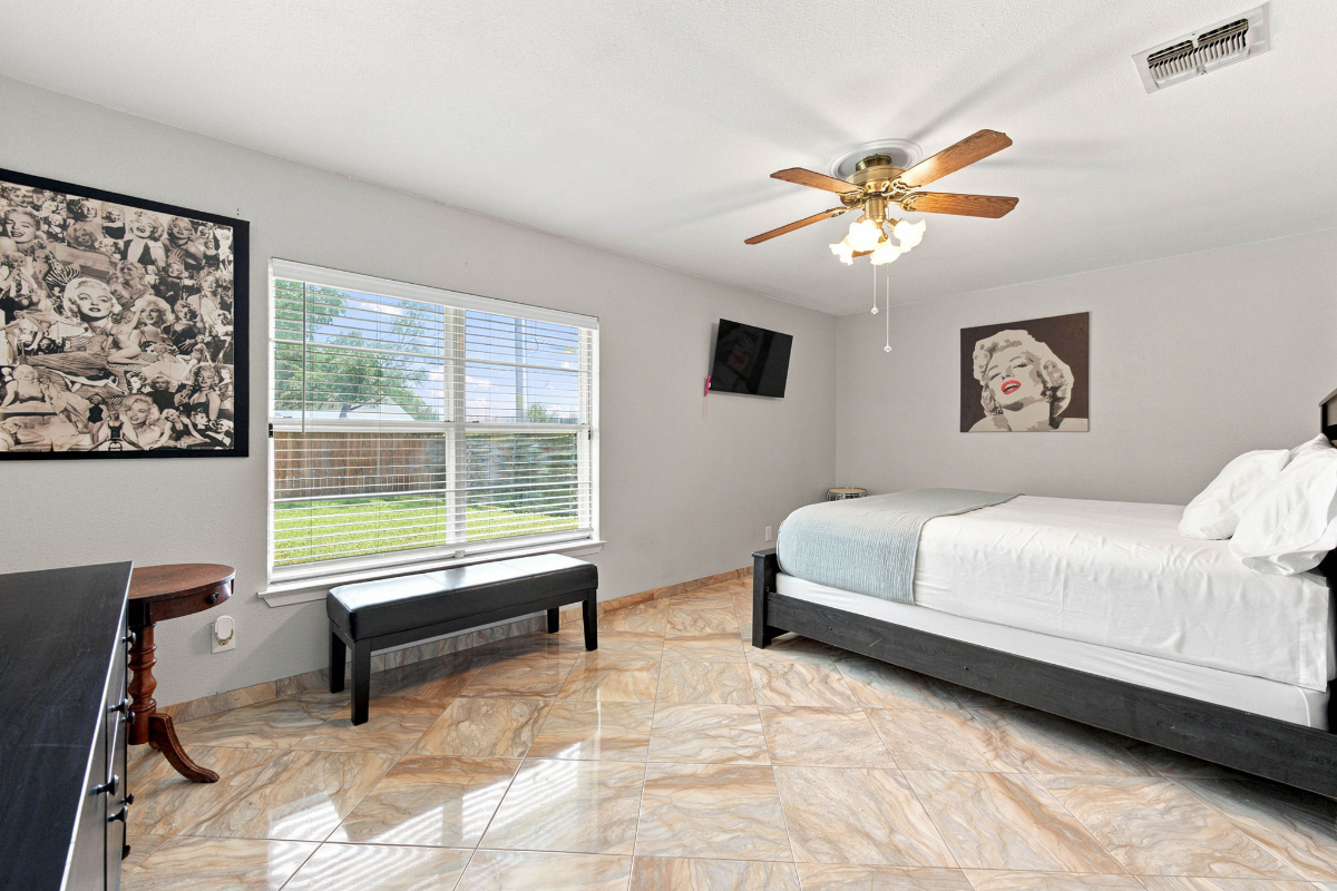 Furnished Private Rooms Or Entire Home Available Near Lackland AFB | Utilities, Wi-Fi & Laundry Room - Photo 11