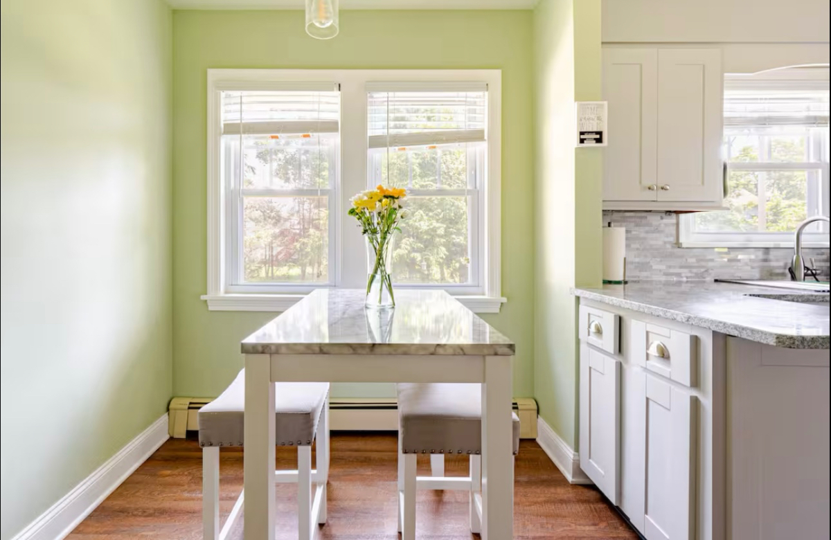 Spacious & Fully Furnished Home Near Hospitals | Sleeps 6 | Fast Wi-Fi & Backyard Retreat - Photo 9