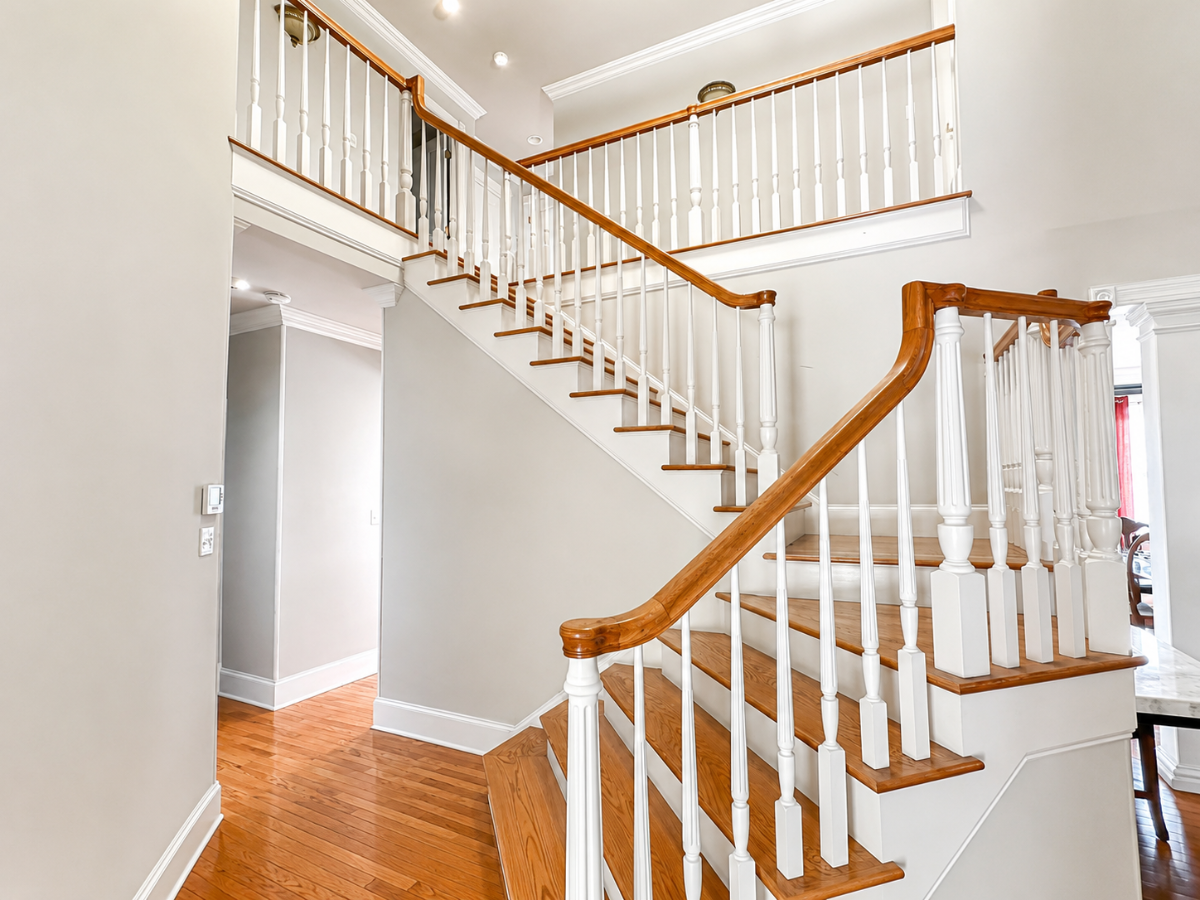 Walk to WVU Campus, Stadium & Hospital · 4BR - Photo 4