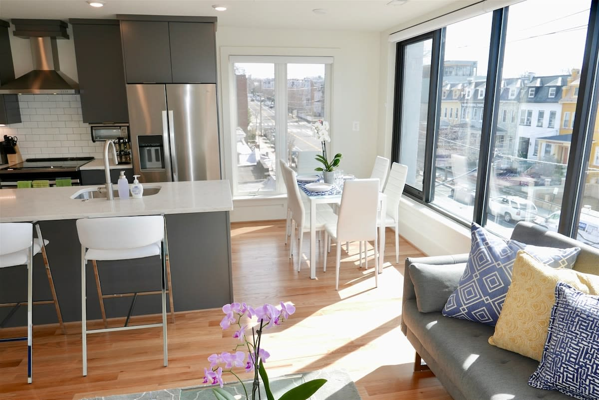Petworth Luxury Escape | Private Rooftop | Fully Furnished | Metro Nearby - Photo 8