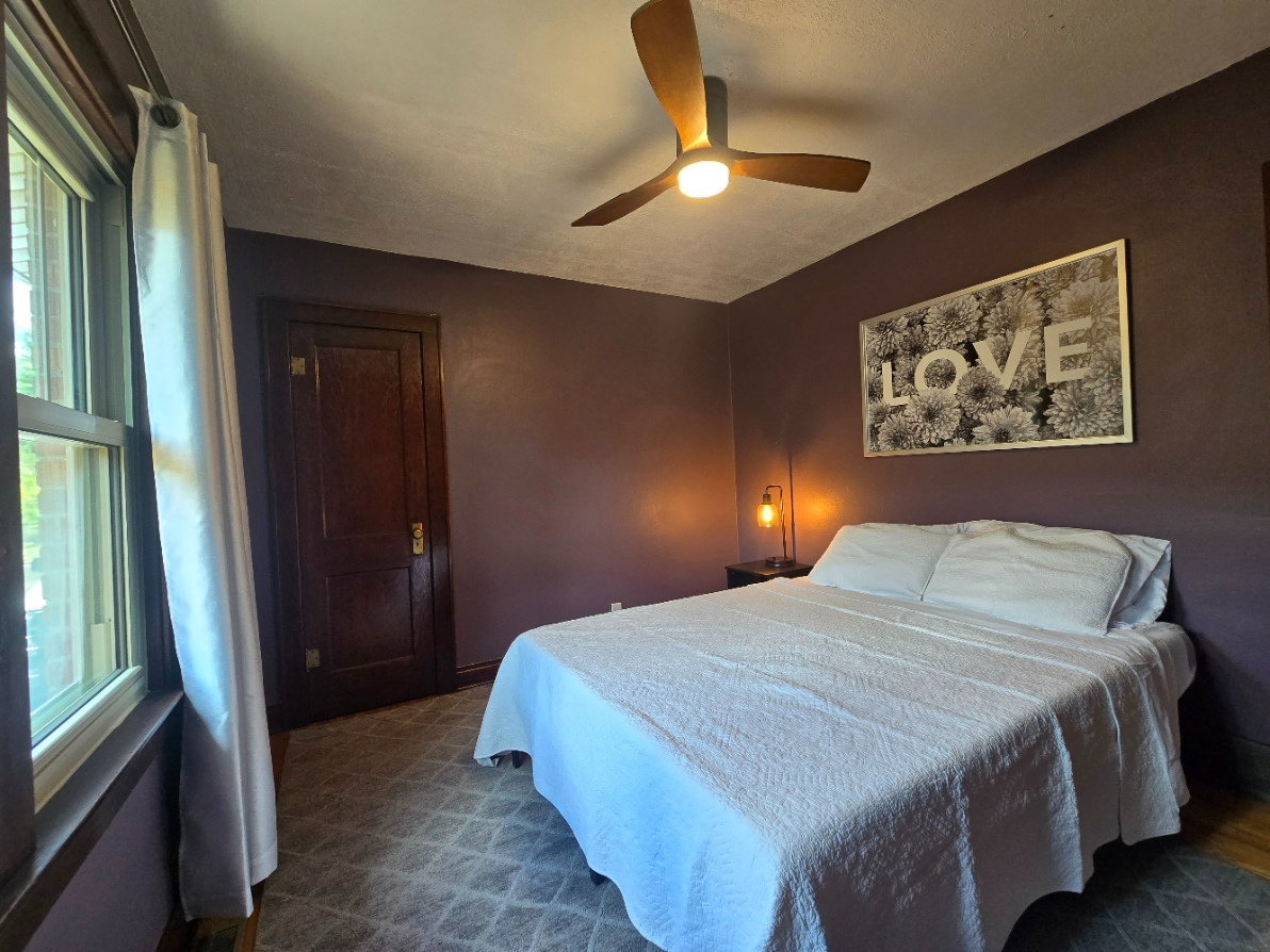 Charming 2-bedroom bungalow minutes from Frontier Park, FE Warren, & Capital - Photo 9