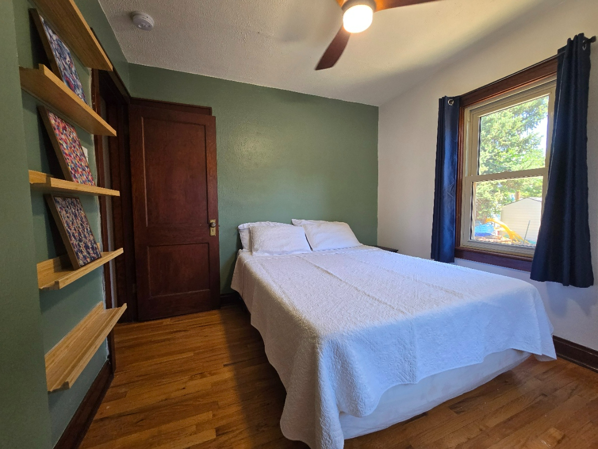 Charming 2-bedroom bungalow minutes from Frontier Park, FE Warren, & Capital - Photo 11